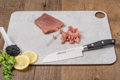 Santoku japán kés, 14 cm kovácsolt pengével, Arcos Riviera, fekete szegecselt nyéllel