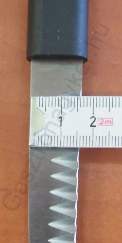 Céklavágó díszítőkés recés pengével 8,5×19,5 cm