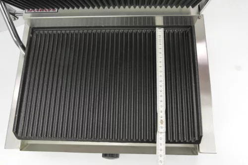 Kontaktgrill, bordás sütőfelület, bordás fedlap, 50-300°C-ig, sütőfelület: 335×230mm, 2,2 kW