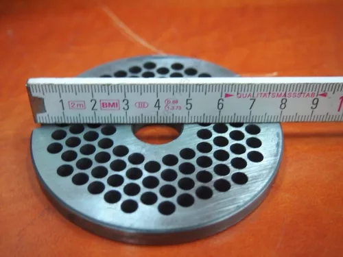 Húsdaráló, húsőrlő KF-605 segédgép, egyetemes konyhagéphez 240 kg/óra kapacitás, 3-5-8 mm tárcsa, 1 és 2 élű késsel