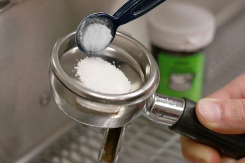 Fejtisztító kefe kávégép portafilterhez, 22,5 cm, 2 db/csomag