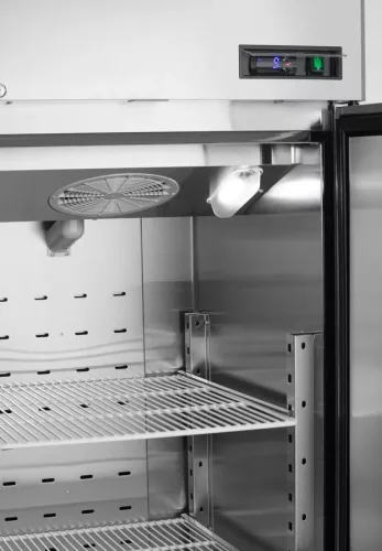 Teleajtós rozsdamentes ipari fagyasztószekrény, bruttó 670 liter, GN 2/1 polc, HENDI Arktic