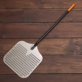   Pizzalapát, perforált, csúszásmentes nyéllel, 132 cm, lapátfej: 40x40 cm, alumínium
