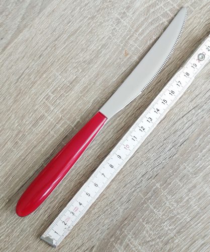 24 db-os evőeszközkészlet piros színű nyéllel