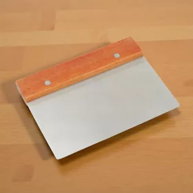   Tésztavágó tésztakaparó (Trokser), fanyelű 15×7,5×11 cm