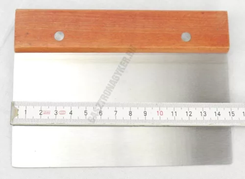 Tésztavágó tésztakaparó (Trokser), fanyelű 15×7,5×11 cm