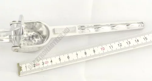 Fokhagymanyomó, 16,5 cm, alumínium