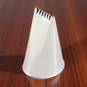 Dekorcső (301), félig cakkozott, 20x3 mm, rozsdamentes