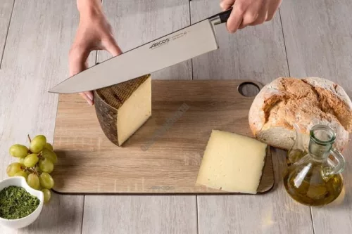 Arcos Riviera kovácsolt szakácskés, fekete szegecselt nyéllel, 30 cm-es pengével