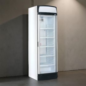 Üvegajtós felépítményes hűtővitrin 345 literes