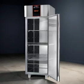   Rozsdamentes hűtőszekrény 3 db GN 2/1 polc AF07PKMTN bruttó 700 lit.