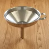Tölcsér kivehető szűrővel, 15 cm, rozsdamentes