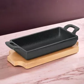  Mini tálalóserpenyő, téglalap, 18×9,5×3 cm, öntöttvas, fa alátéttel
