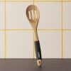 Szervírozókanál, perforált, 30,5 cm, szilikon nyél, akácfa, Let's Cook