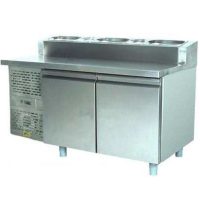 Pizzaelőkészítő asztal